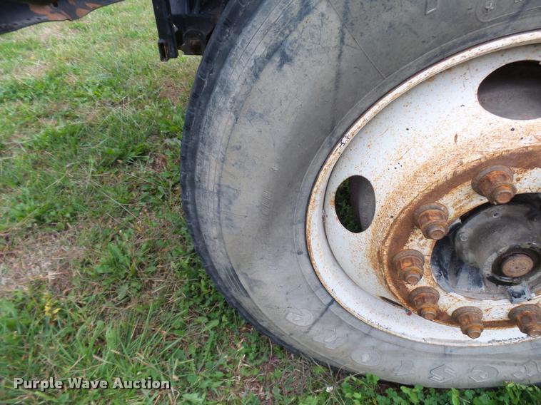 image for item L3280 2000 Sterling L7500 dump truck