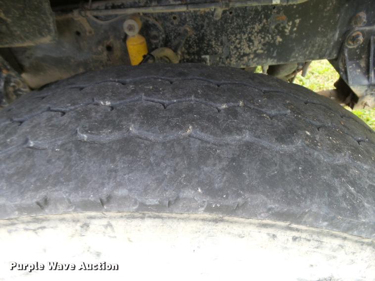 image for item L3280 2000 Sterling L7500 dump truck