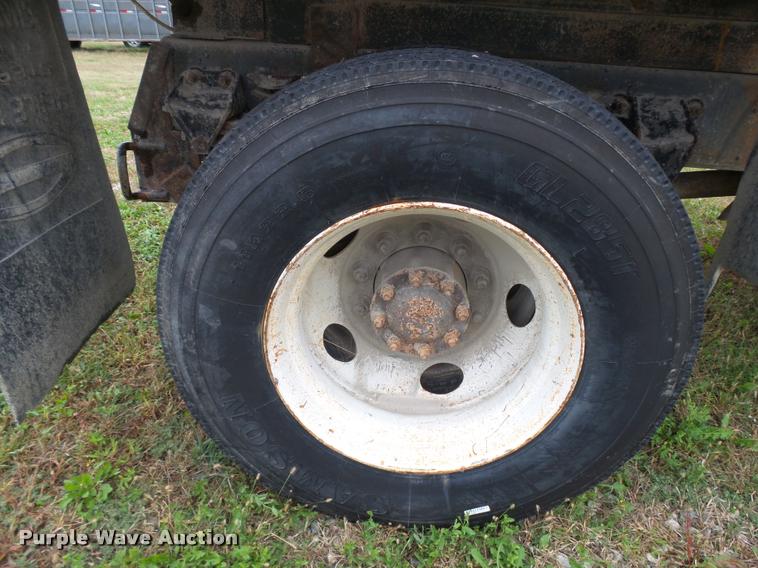 image for item L3280 2000 Sterling L7500 dump truck