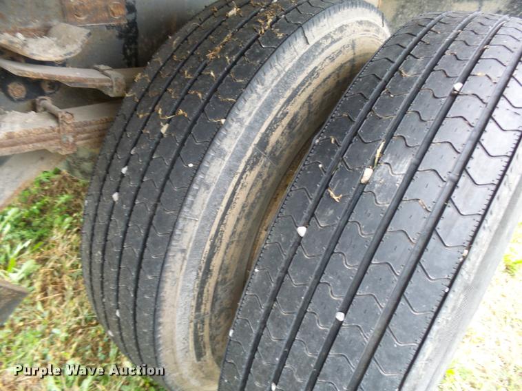 image for item L3280 2000 Sterling L7500 dump truck