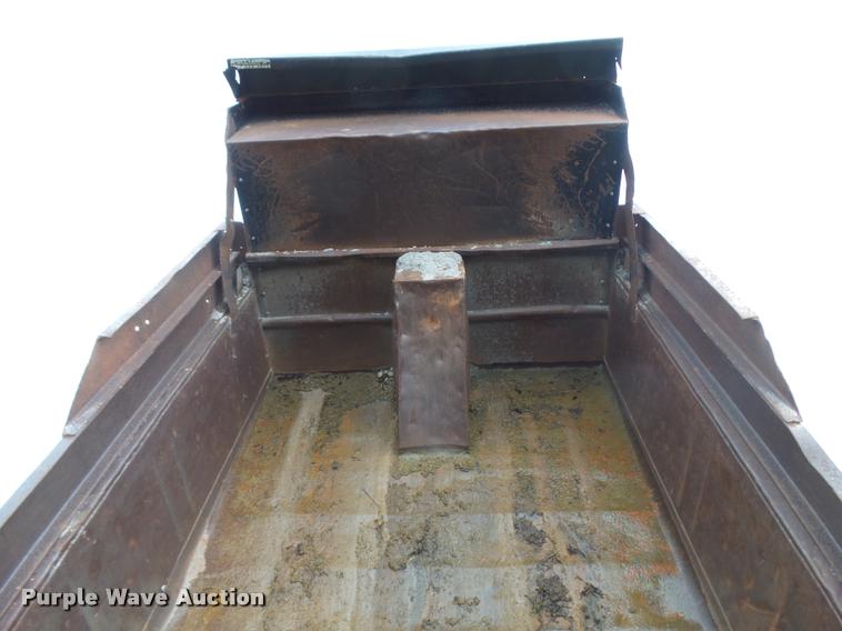 image for item L3280 2000 Sterling L7500 dump truck