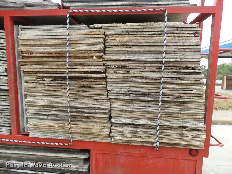 image for item L3284 1992 Ford LNT8000 flatbed truck with concrete forms