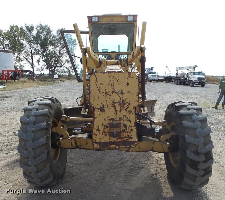 image for item L3305 1988 Champion 720A motor grader