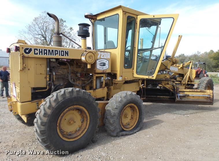 image for item L3305 1988 Champion 720A motor grader