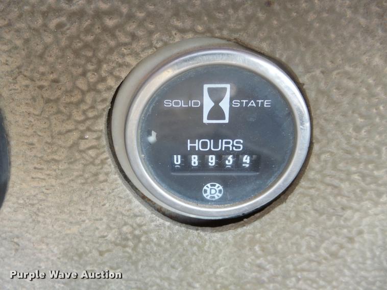 image for item L3305 1988 Champion 720A motor grader