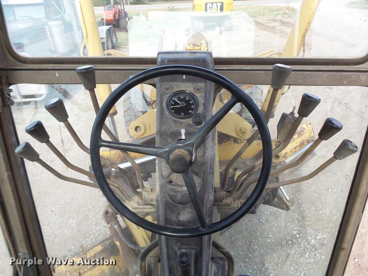 image for item L3305 1988 Champion 720A motor grader