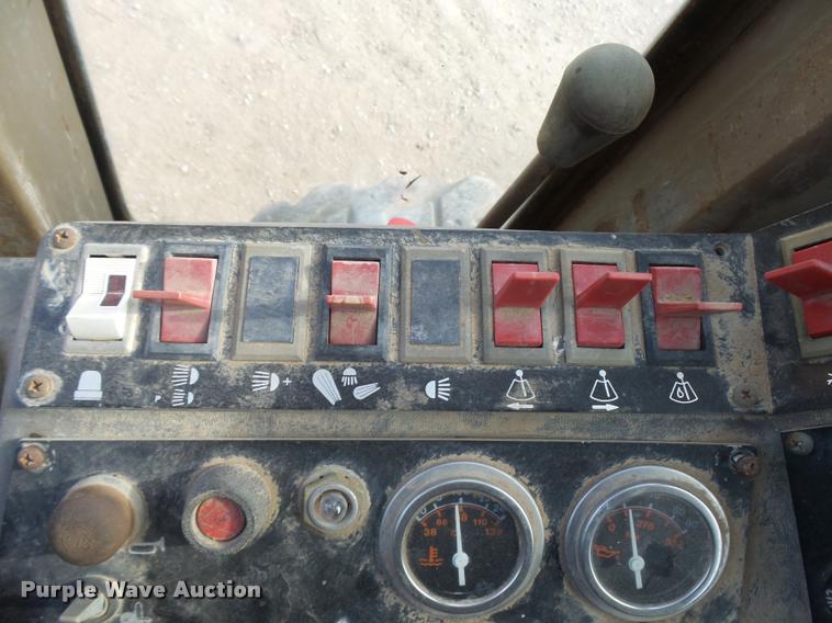 image for item L3305 1988 Champion 720A motor grader