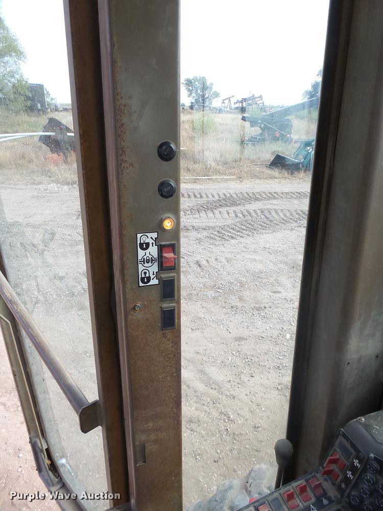 image for item L3305 1988 Champion 720A motor grader