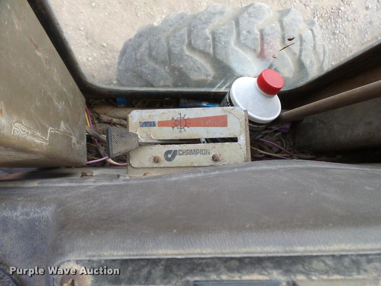 image for item L3305 1988 Champion 720A motor grader