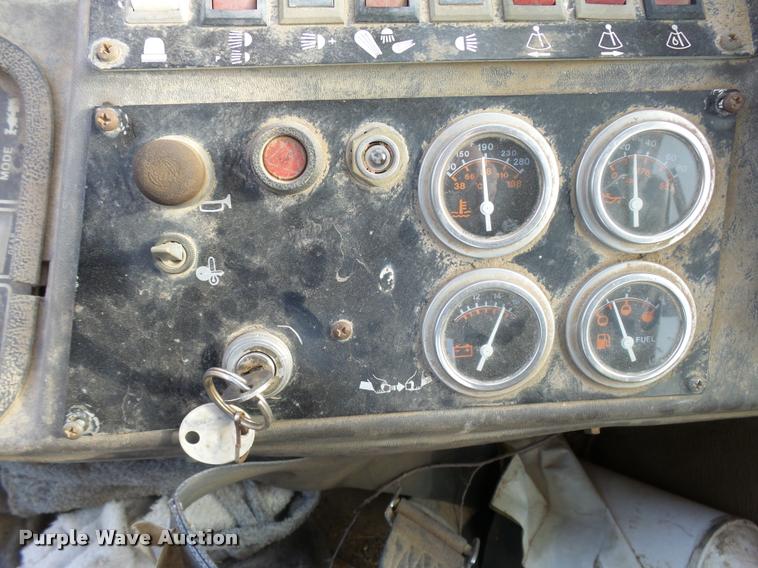 image for item L3305 1988 Champion 720A motor grader