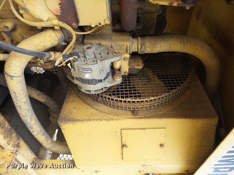 image for item L3305 1988 Champion 720A motor grader