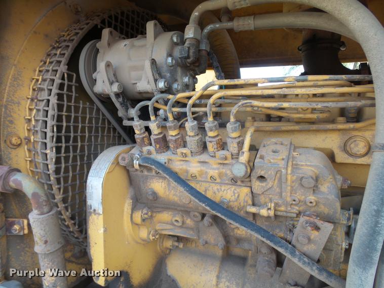 image for item L3305 1988 Champion 720A motor grader