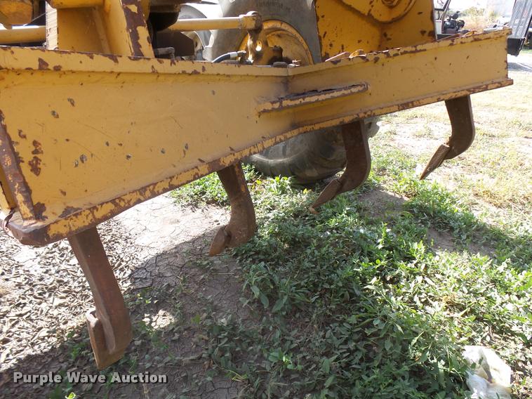 image for item L3305 1988 Champion 720A motor grader