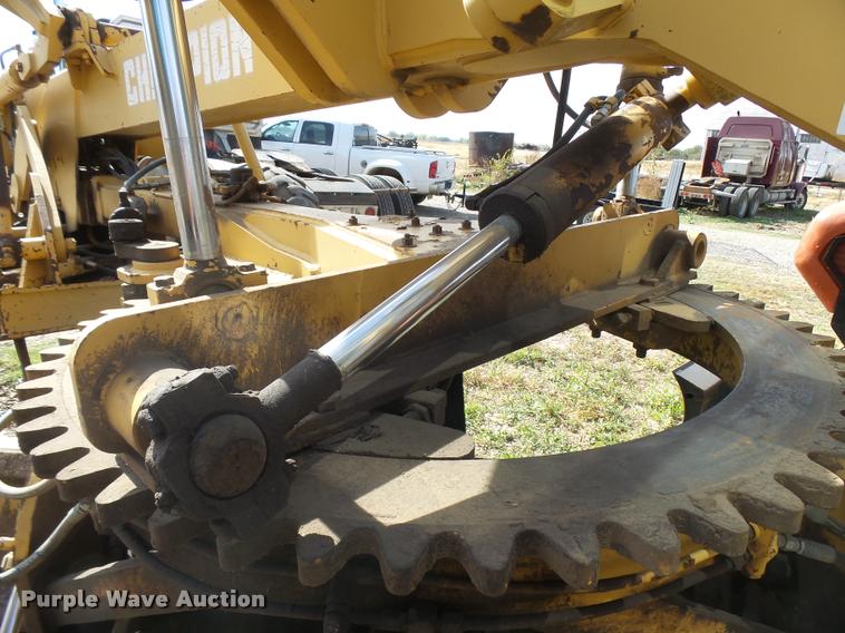 image for item L3305 1988 Champion 720A motor grader