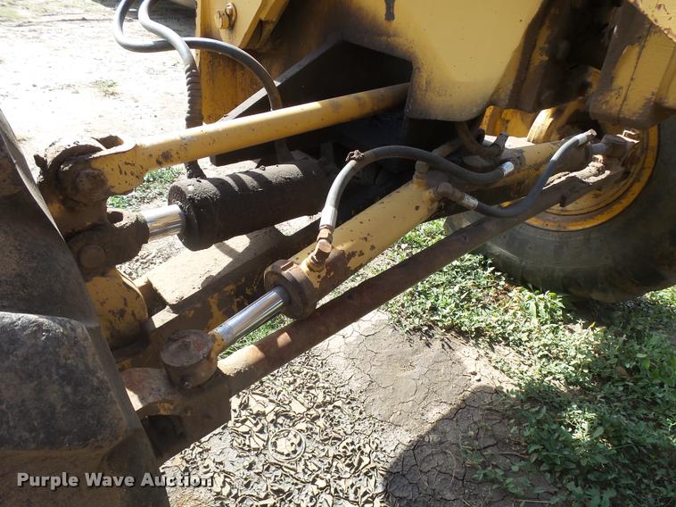 image for item L3305 1988 Champion 720A motor grader