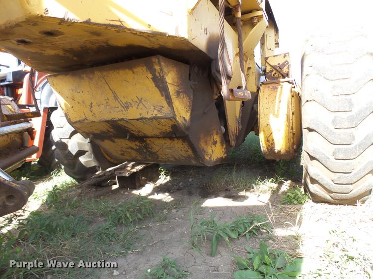 image for item L3305 1988 Champion 720A motor grader