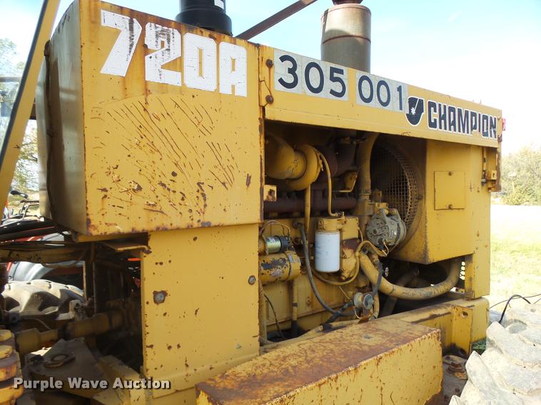 image for item L3305 1988 Champion 720A motor grader