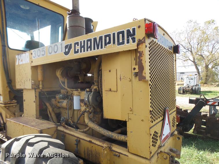 image for item L3305 1988 Champion 720A motor grader