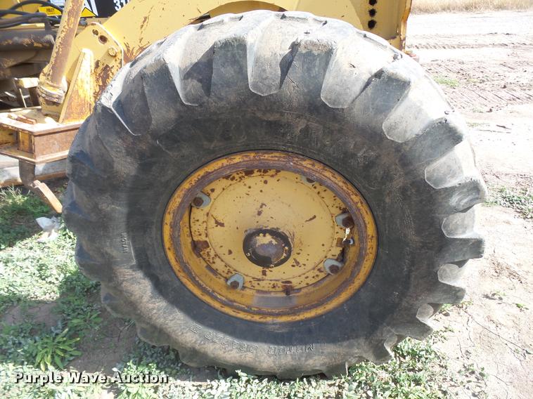 image for item L3305 1988 Champion 720A motor grader