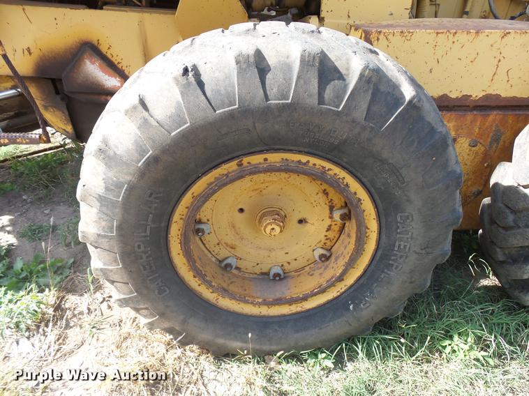 image for item L3305 1988 Champion 720A motor grader