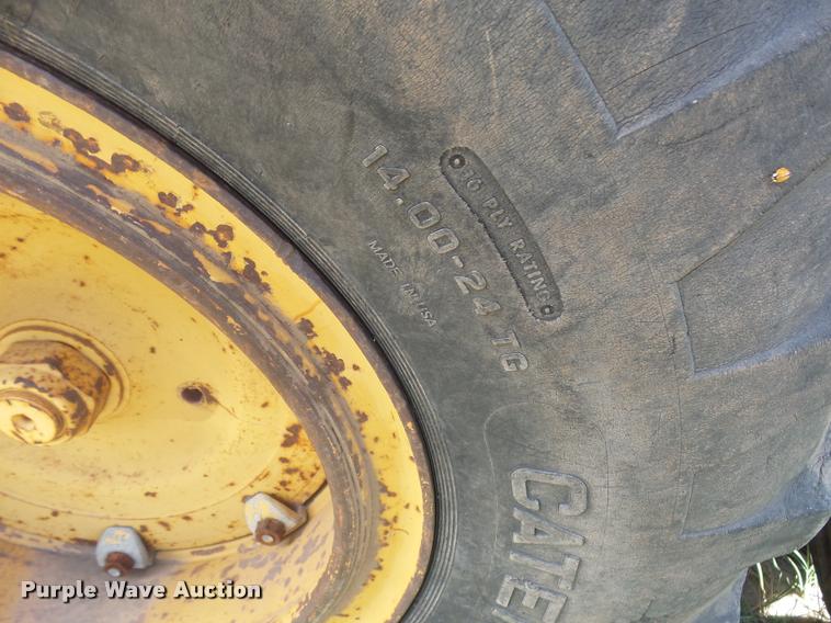 image for item L3305 1988 Champion 720A motor grader