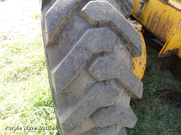 image for item L3305 1988 Champion 720A motor grader