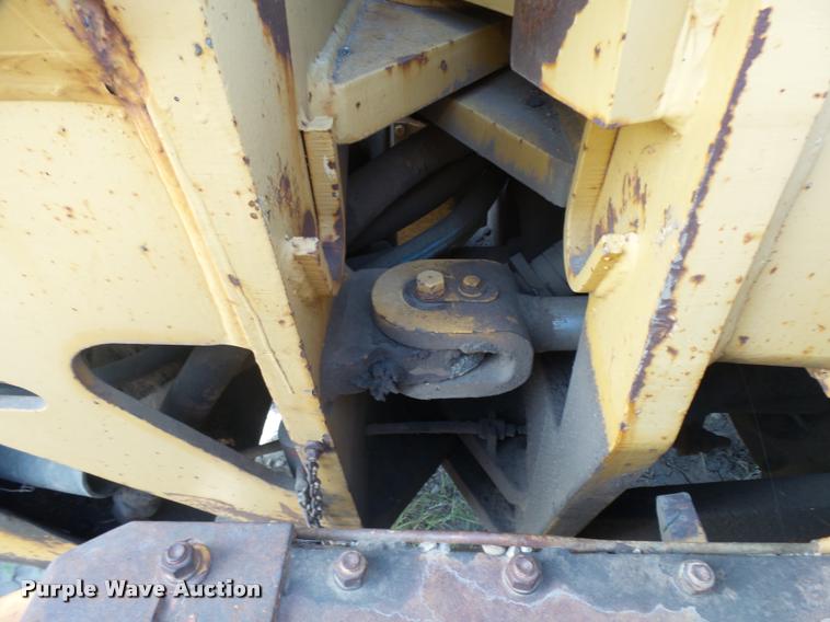 image for item L3305 1988 Champion 720A motor grader