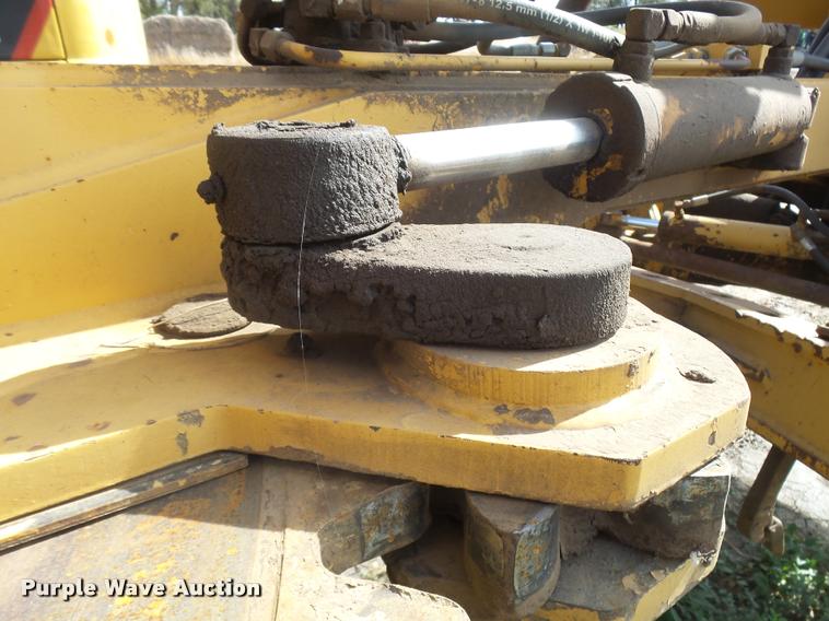 image for item L3305 1988 Champion 720A motor grader