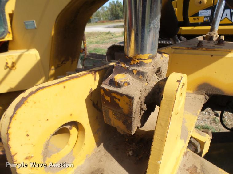 image for item L3305 1988 Champion 720A motor grader