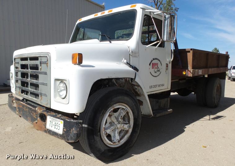 image for item L4096 1986 International 1954 dump truck