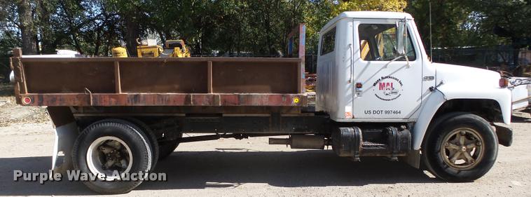 image for item L4096 1986 International 1954 dump truck
