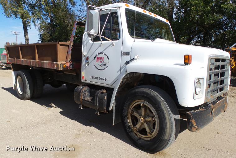 image for item L4096 1986 International 1954 dump truck