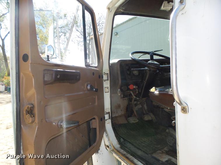 image for item L4096 1986 International 1954 dump truck