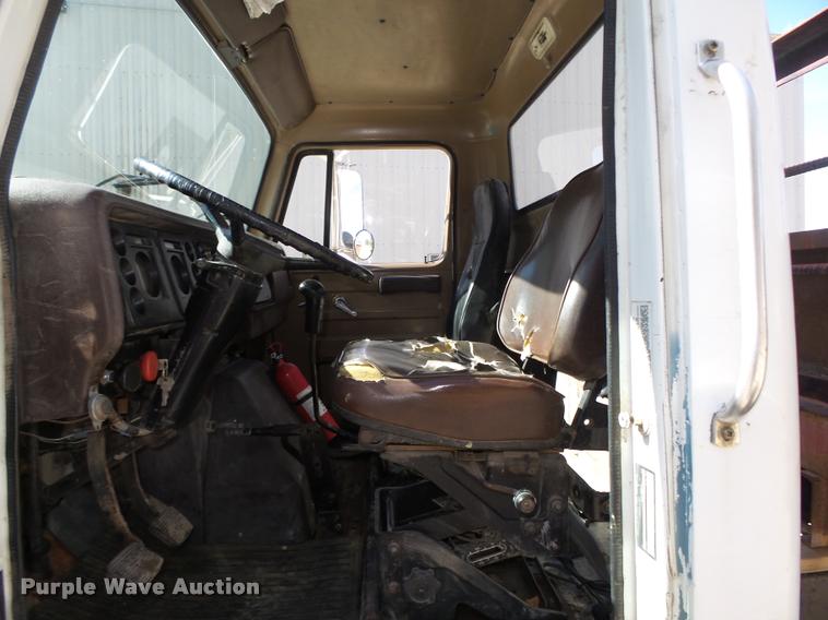 image for item L4096 1986 International 1954 dump truck