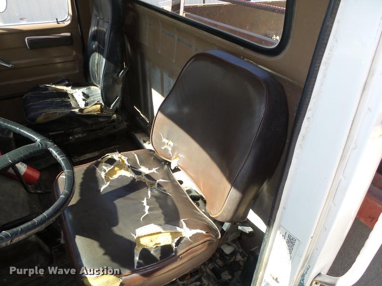 image for item L4096 1986 International 1954 dump truck