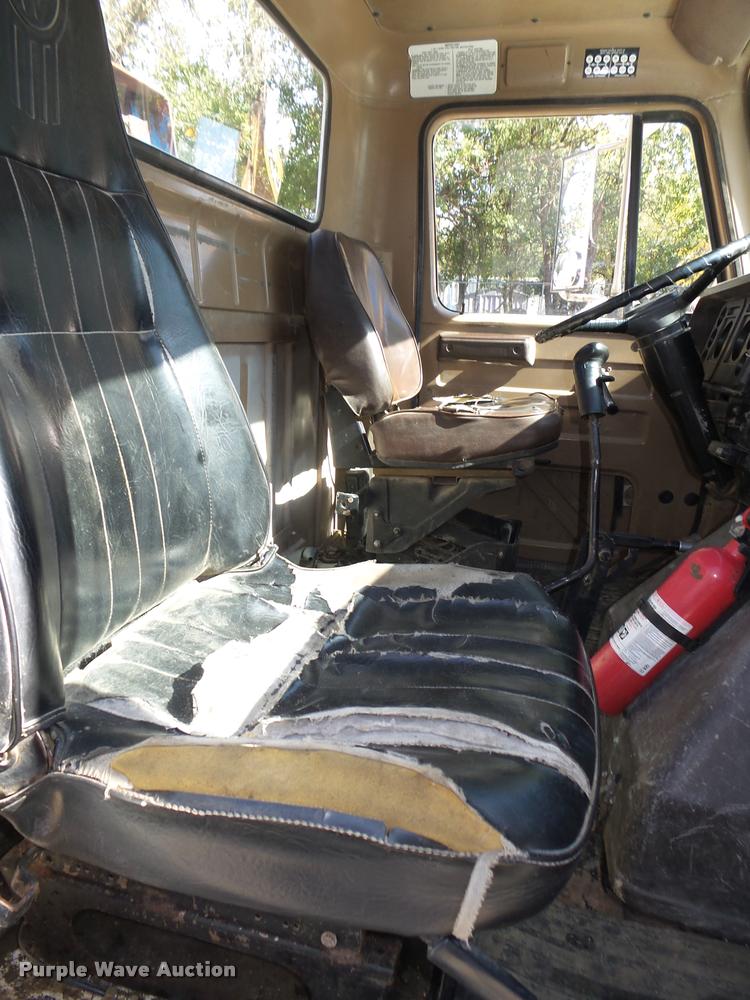 image for item L4096 1986 International 1954 dump truck