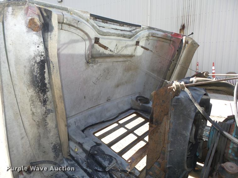 image for item L4096 1986 International 1954 dump truck