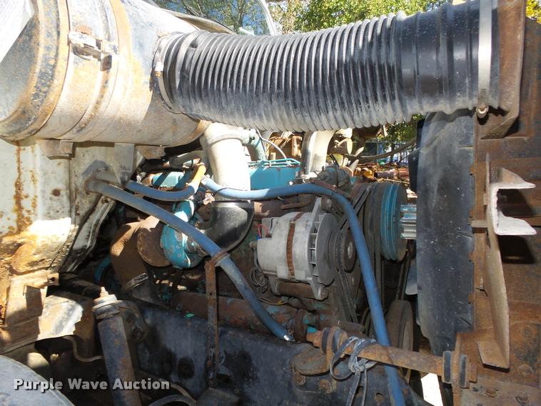 image for item L4096 1986 International 1954 dump truck