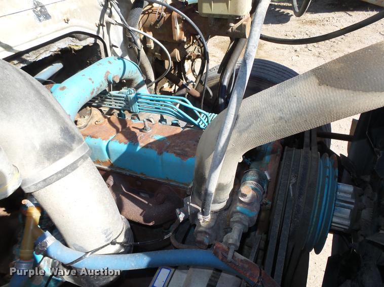 image for item L4096 1986 International 1954 dump truck