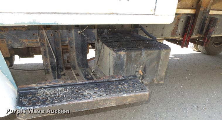 image for item L4096 1986 International 1954 dump truck