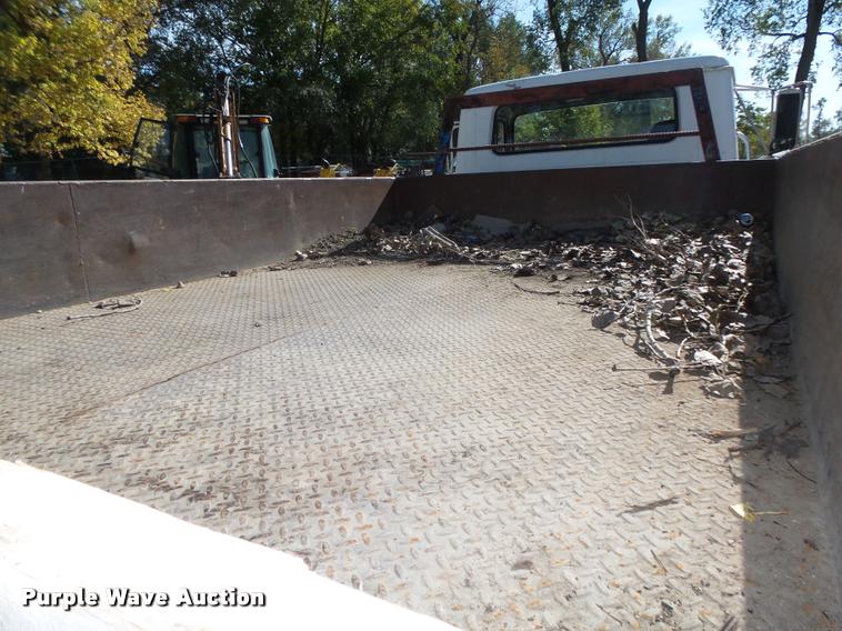 image for item L4096 1986 International 1954 dump truck