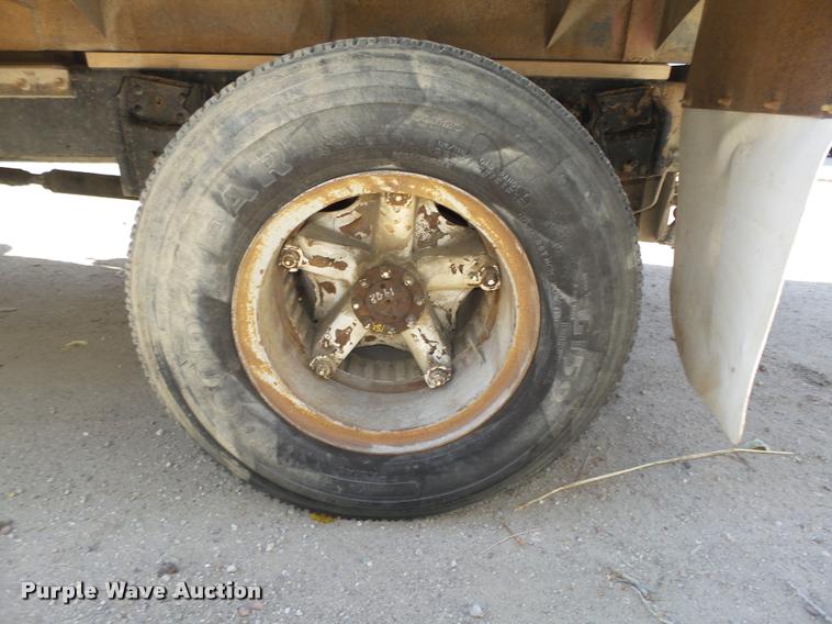 image for item L4096 1986 International 1954 dump truck