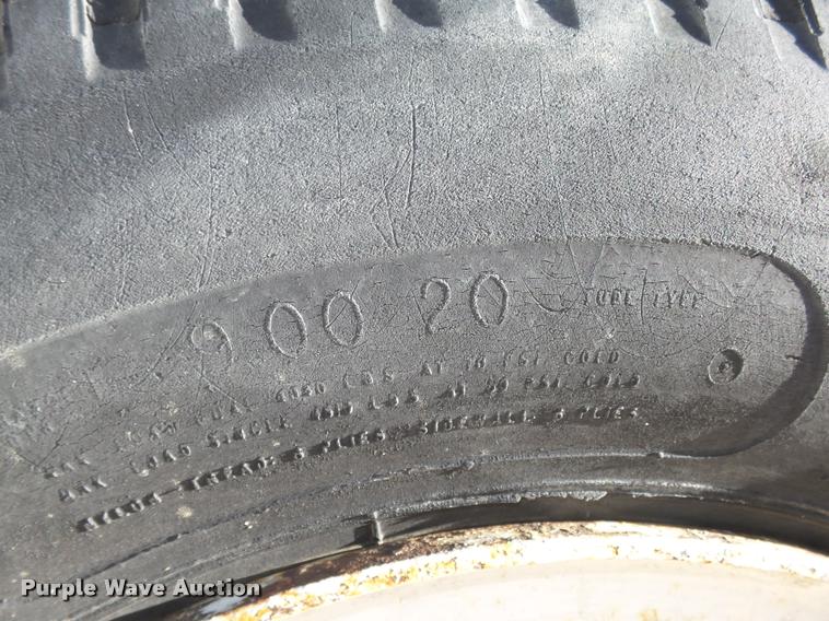 image for item L4096 1986 International 1954 dump truck