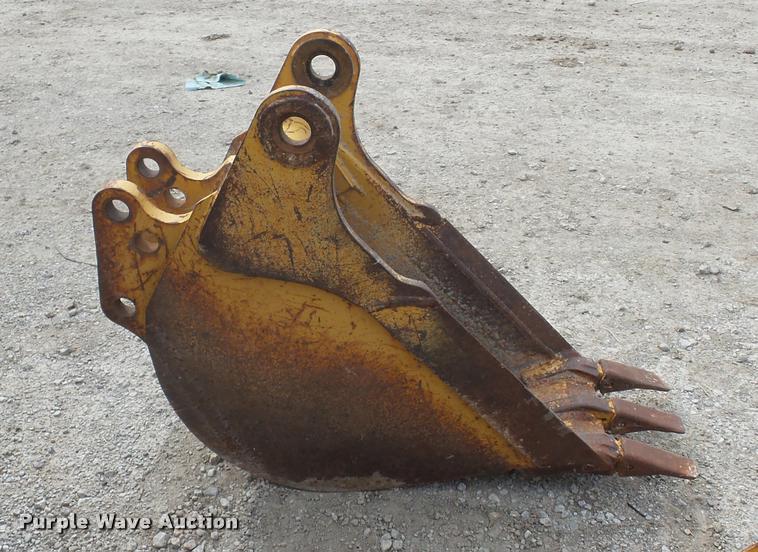 image for item L4355 Case 580 backhoe bucket
