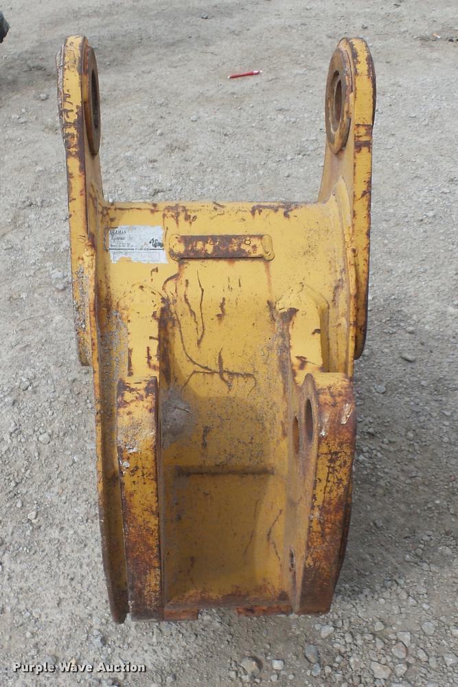 Case 580 backhoe bucket in Independence, MO Item L4355 sold Purple Wave