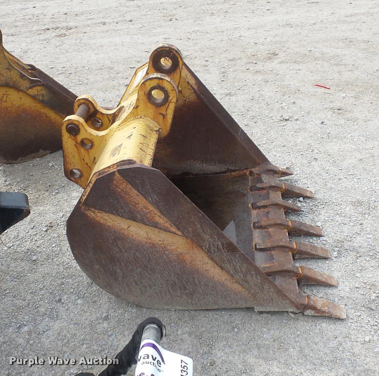 image for item L4356 Case 580 backhoe bucket