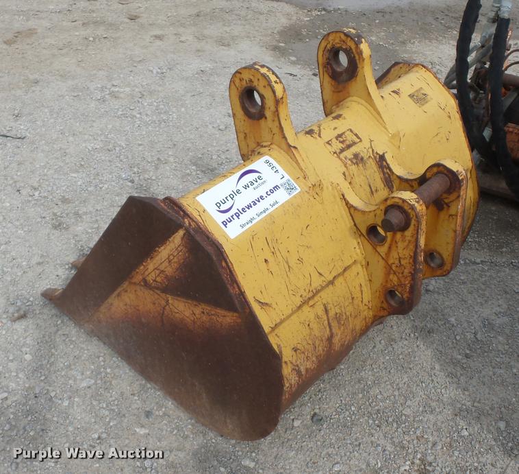 image for item L4356 Case 580 backhoe bucket