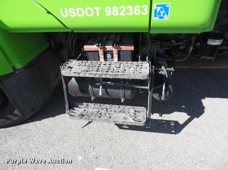 image for item L4368 1989 Mack CS250P oil distributor truck