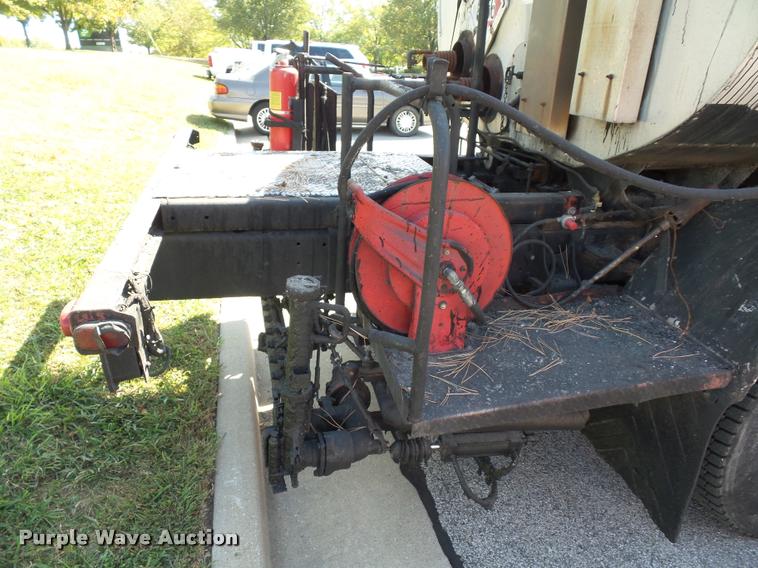 image for item L4368 1989 Mack CS250P oil distributor truck