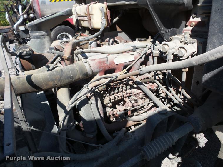 image for item L4368 1989 Mack CS250P oil distributor truck